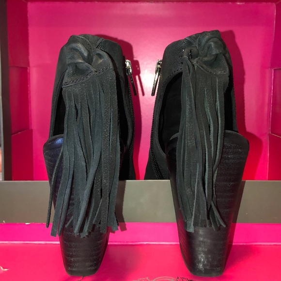 VINCE CAMUTO Kylenna Black Open Toe Ankle Booties - Picture 7 of 8